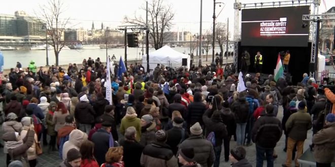 Антиправительственная демонстрация в Будапеште